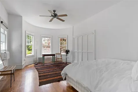 1200 Indian Neck Lane Peconic NY 11958