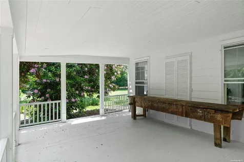 1200 Indian Neck Lane Peconic NY 11958