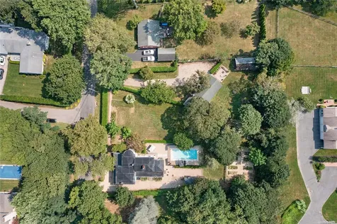 1200 Indian Neck Lane Peconic NY 11958