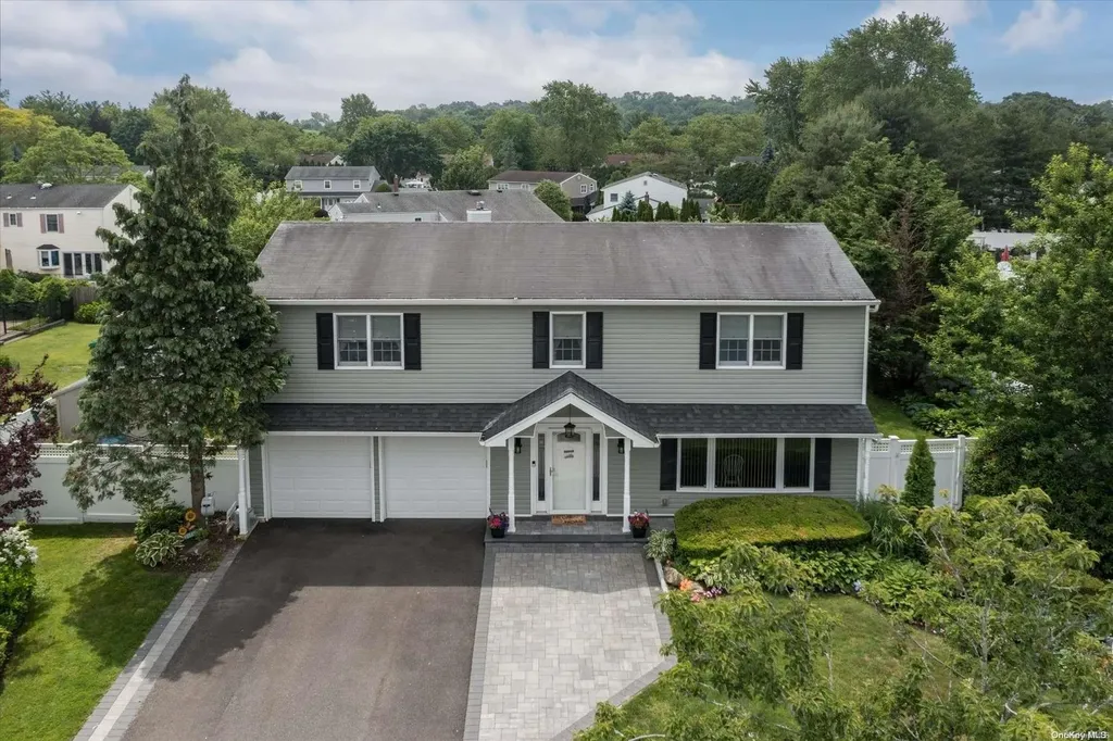 10 Downey Drive Huntington NY 11743