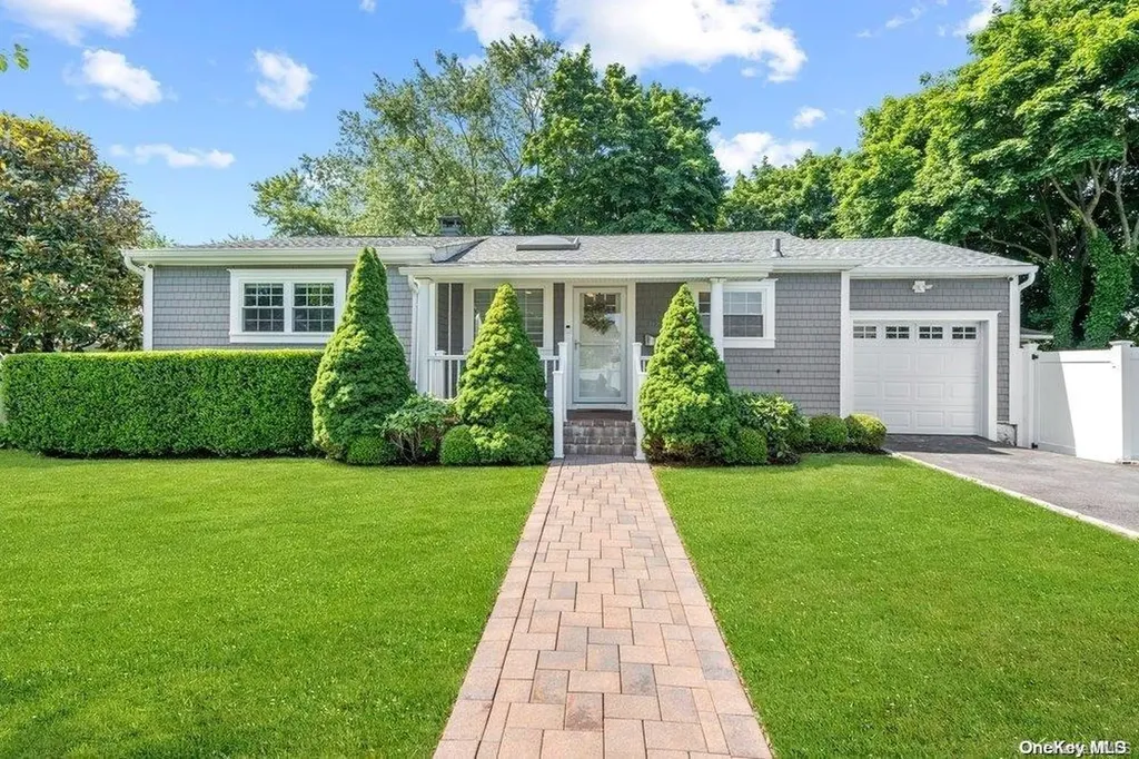 42 Margaret Drive Plainview NY 11803