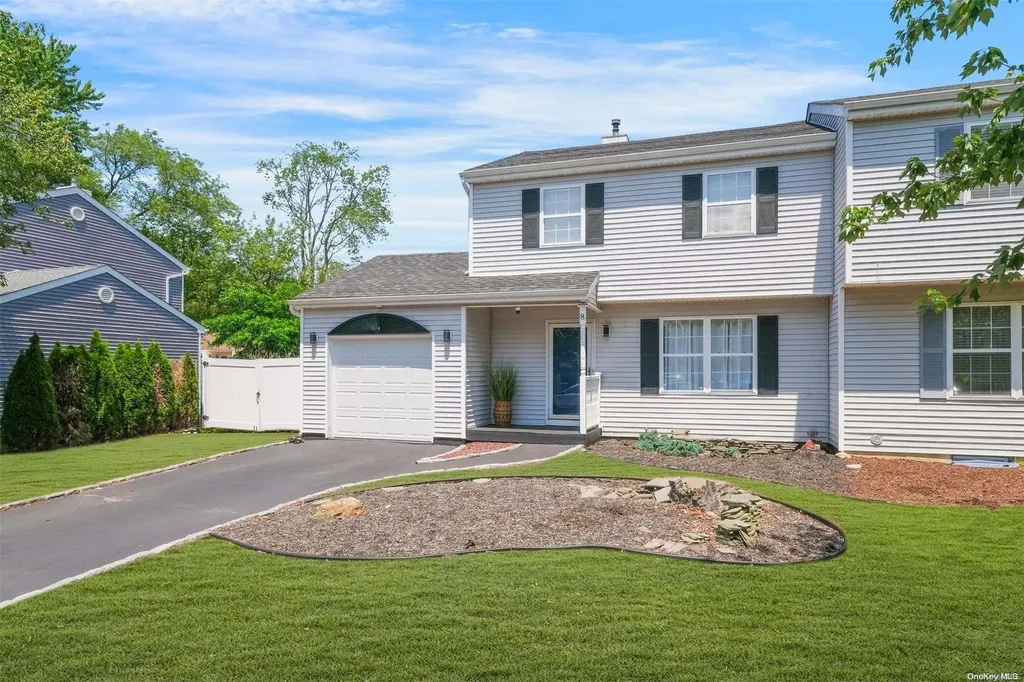 8 Walnut Street Central Islip NY 11722