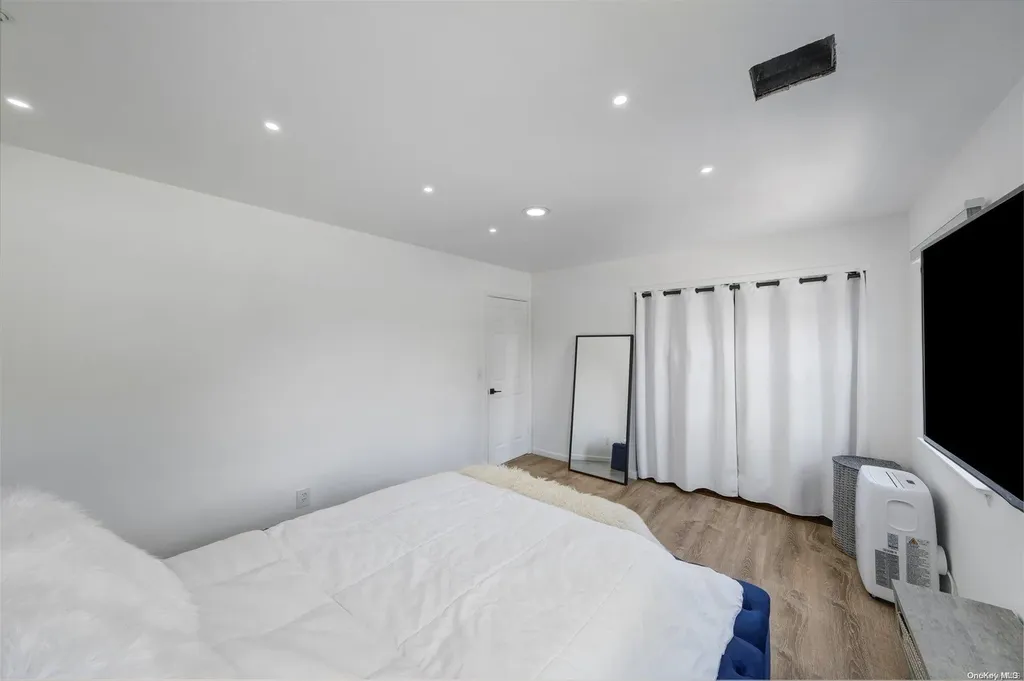 8 Walnut Street Central Islip NY 11722