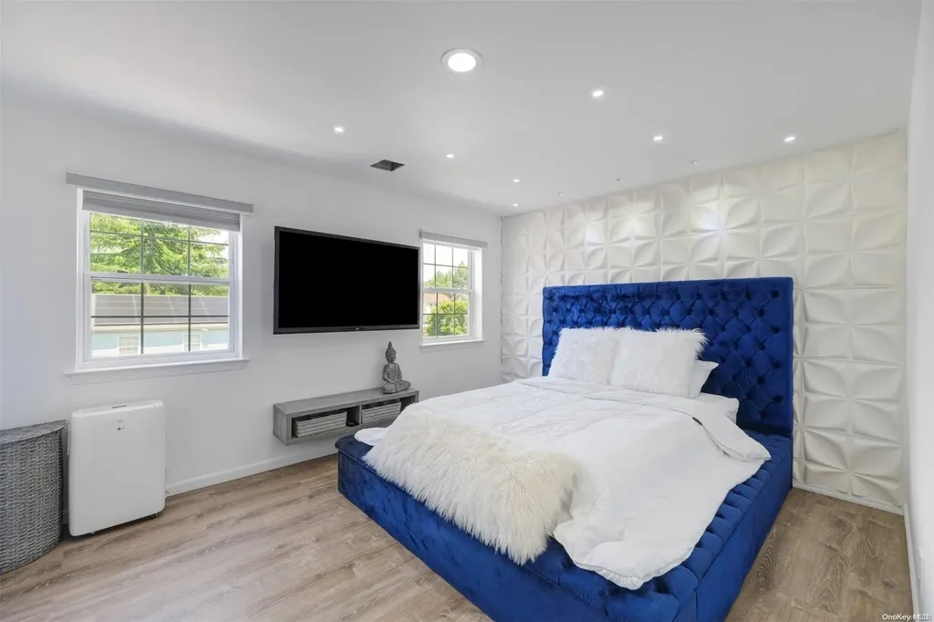 8 Walnut Street Central Islip NY 11722