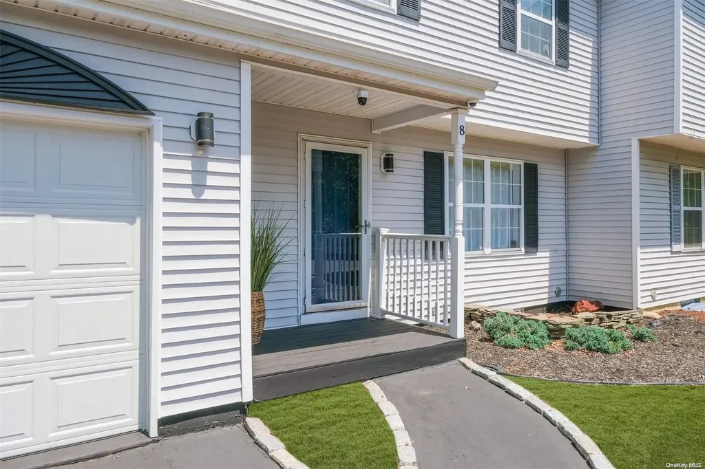 8 Walnut Street Central Islip NY 11722