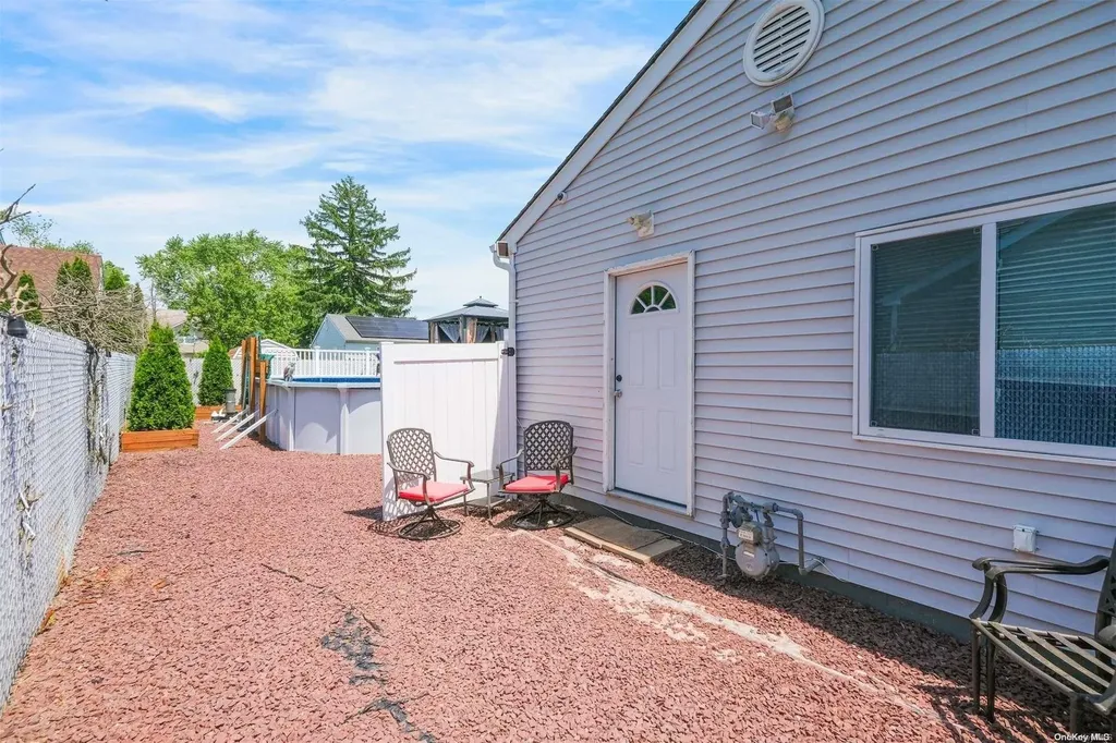 8 Walnut Street Central Islip NY 11722