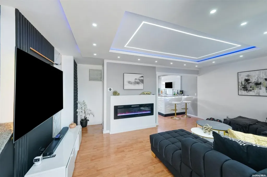 8 Walnut Street Central Islip NY 11722