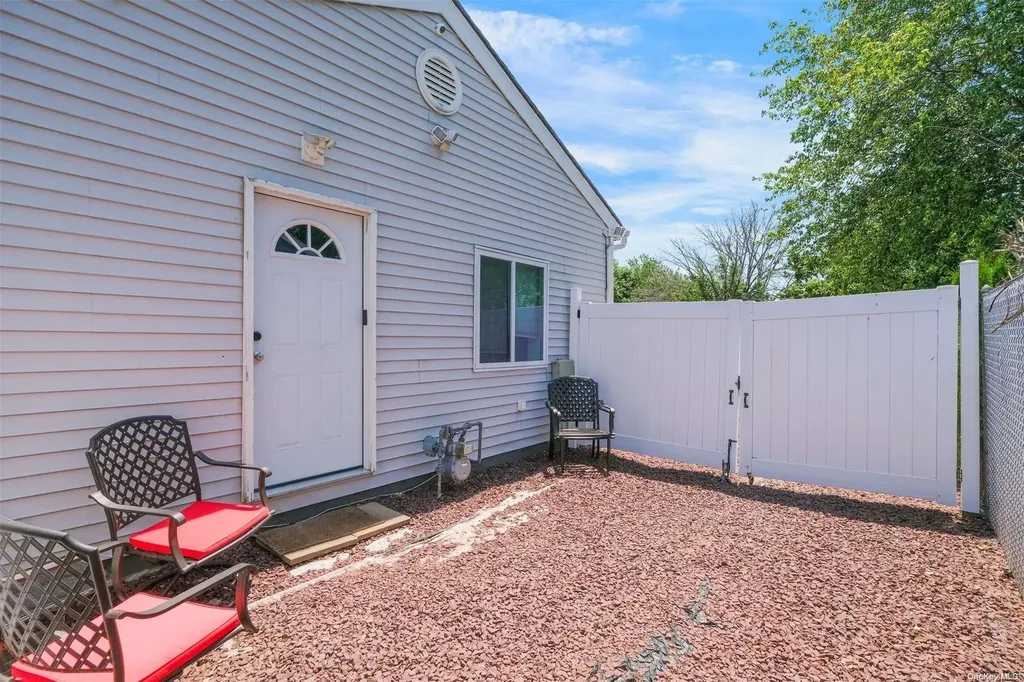 8 Walnut Street Central Islip NY 11722