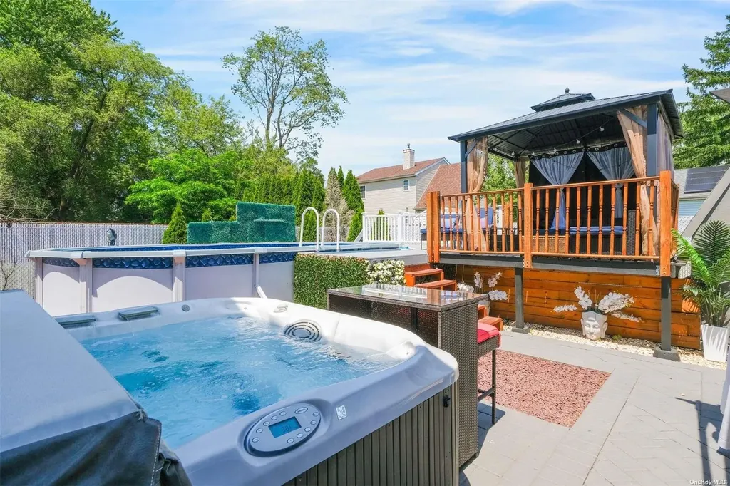 8 Walnut Street Central Islip NY 11722
