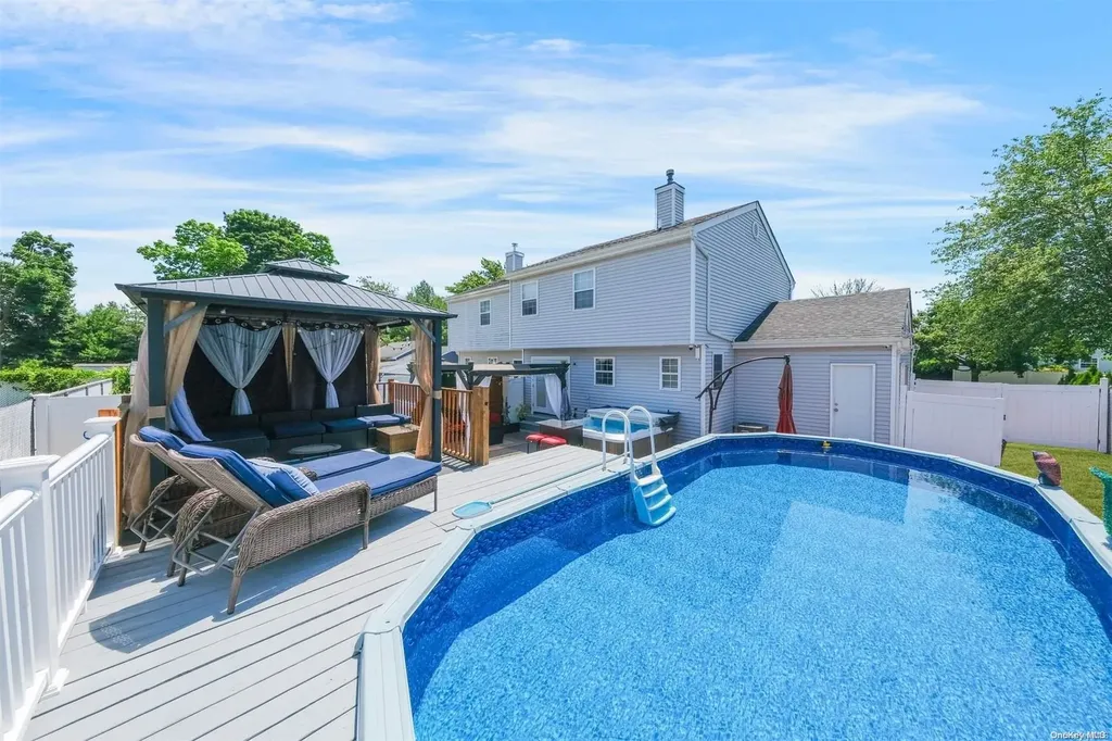 8 Walnut Street Central Islip NY 11722