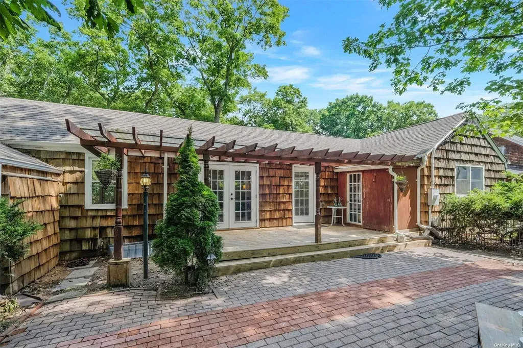 7 Hillside Road Stony Brook NY 11790