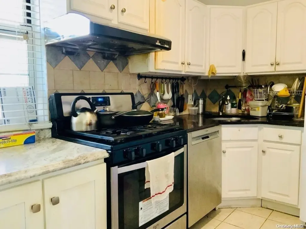 135-44 78 Avenue Flushing NY 11367