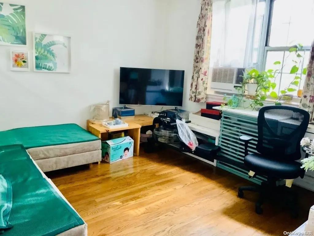 135-44 78 Avenue Flushing NY 11367