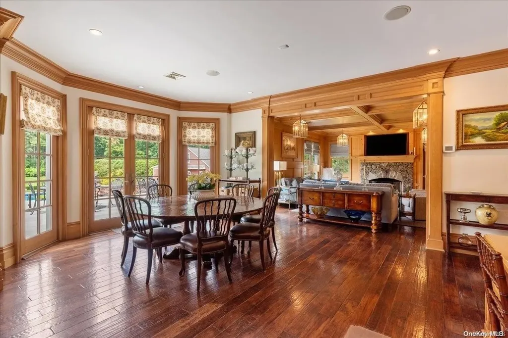 2160 Titus Path Muttontown NY 11791