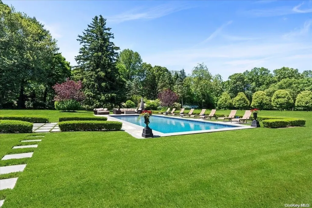 2160 Titus Path Muttontown NY 11791
