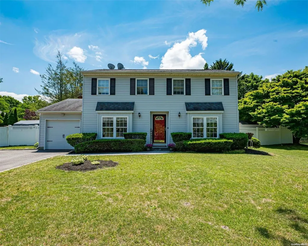 11 Robin Lane Kings Park NY 11754
