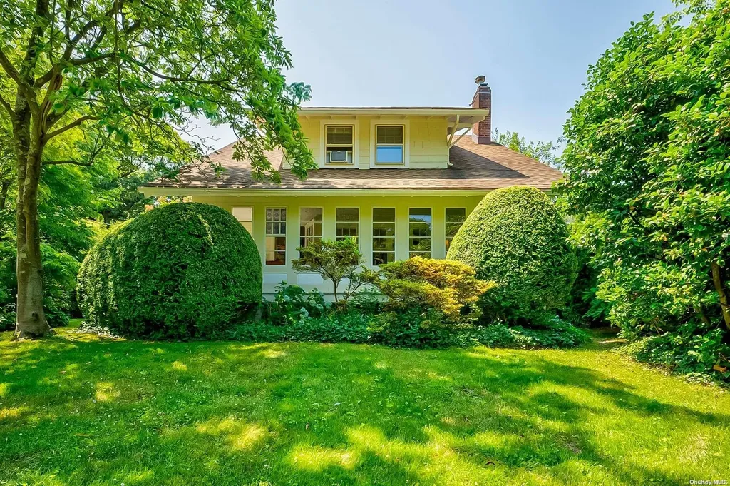 9 Maple Place Huntington NY 11743