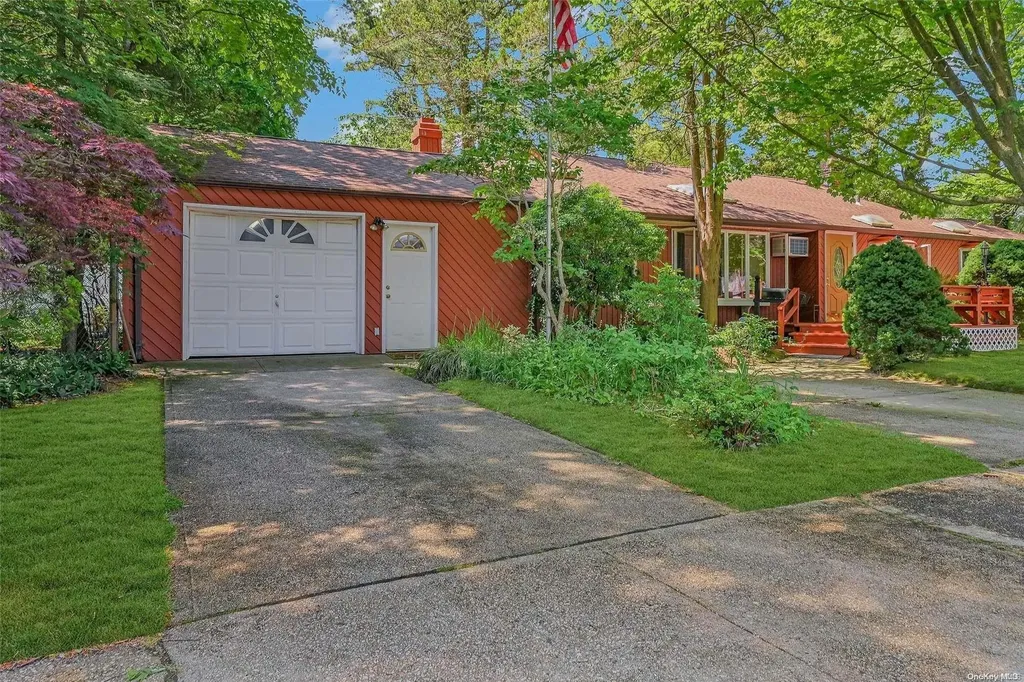 80 7th Street Bay Shore NY 11706