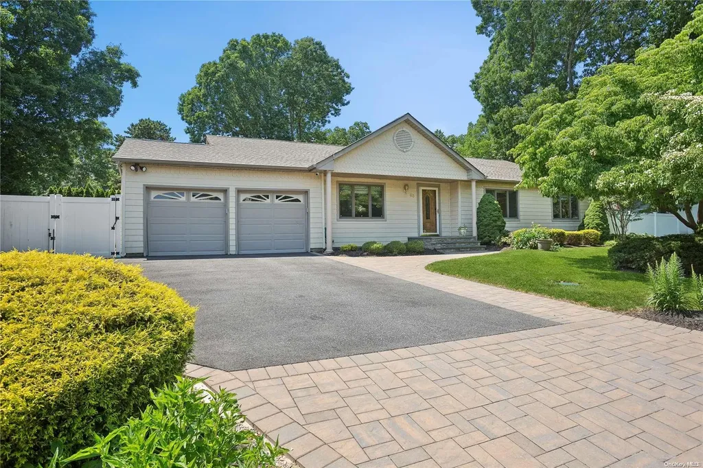 63 Cedar Ridge Lane Dix Hills NY 11746