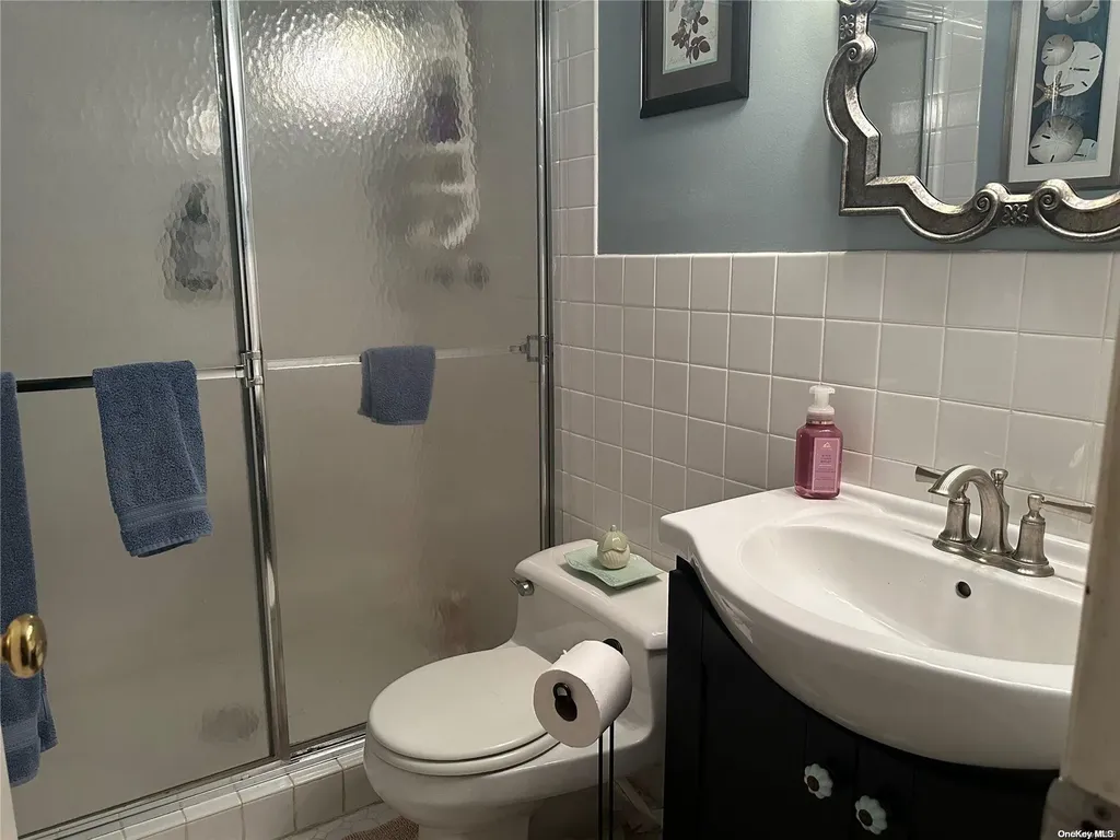 6 Carriage Path Manorville NY 11949