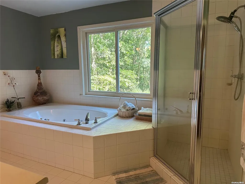 6 Carriage Path Manorville NY 11949