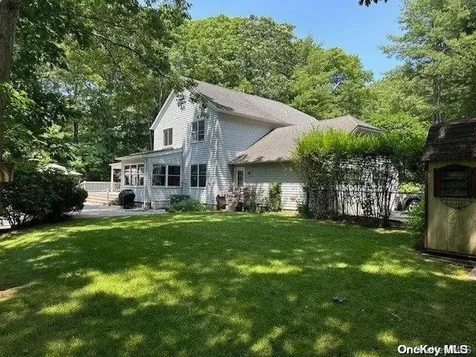 6 Carriage Path Manorville NY 11949