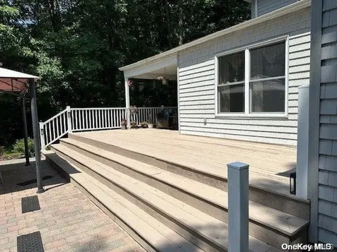 6 Carriage Path Manorville NY 11949