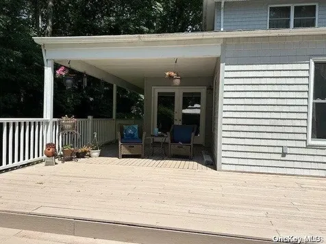 6 Carriage Path Manorville NY 11949