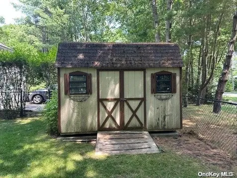 6 Carriage Path Manorville NY 11949