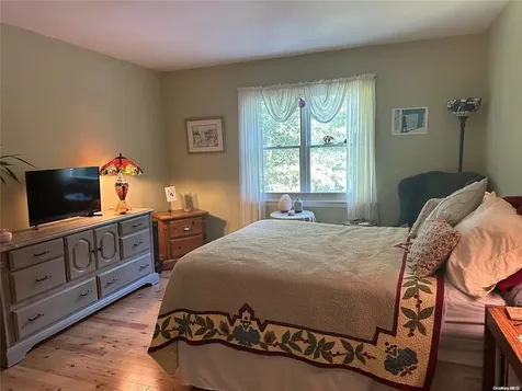 6 Carriage Path Manorville NY 11949