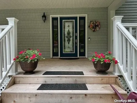 6 Carriage Path Manorville NY 11949