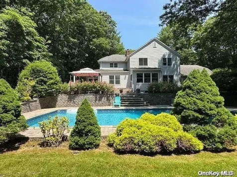 6 Carriage Path Manorville NY 11949