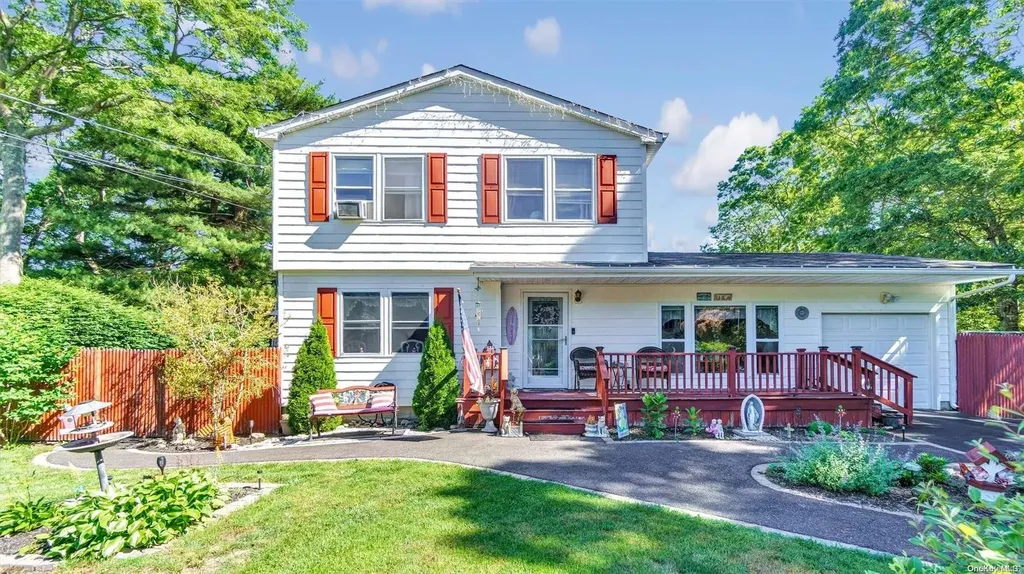 29 Moriches Avenue Mastic NY 11950