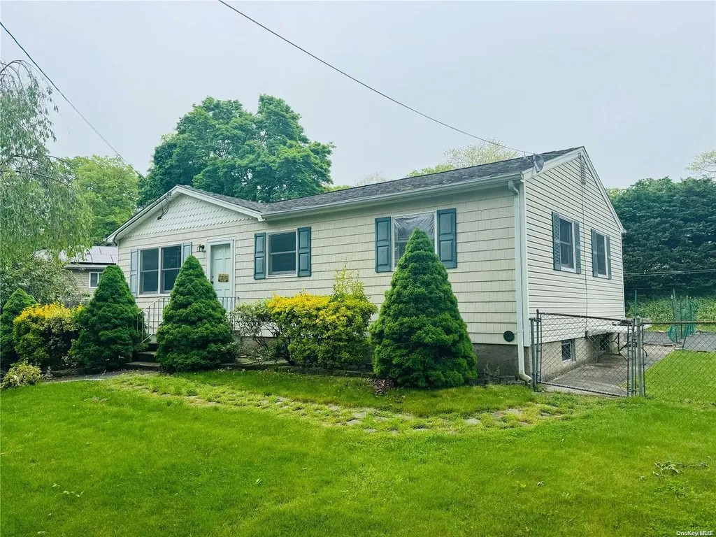 85 Locust Drive Rocky Point NY 11778
