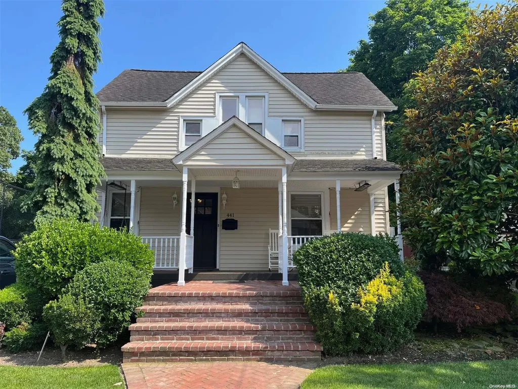 441 Oak Avenue Cedarhurst NY 11516