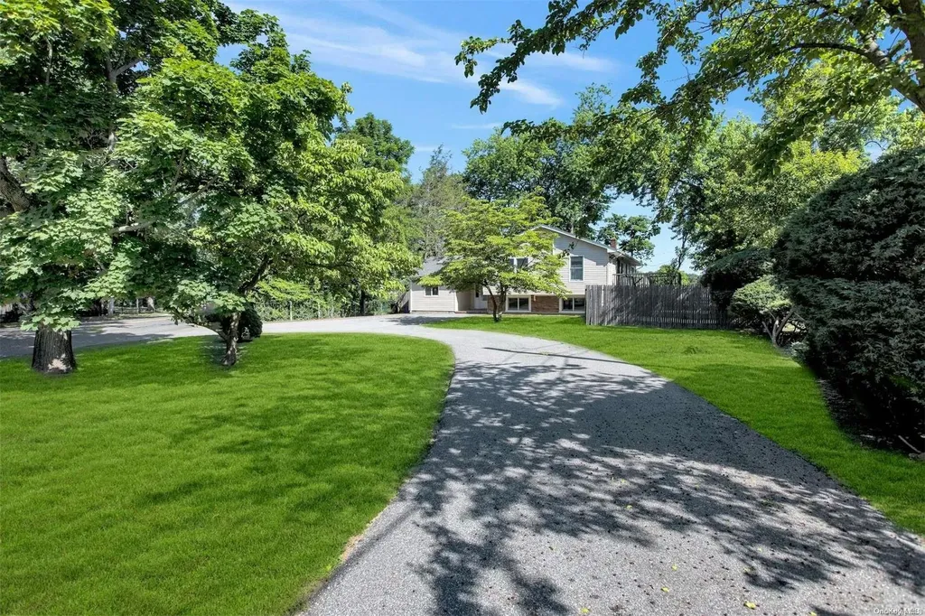 267 Half Hollow Road Deer Park NY 11729