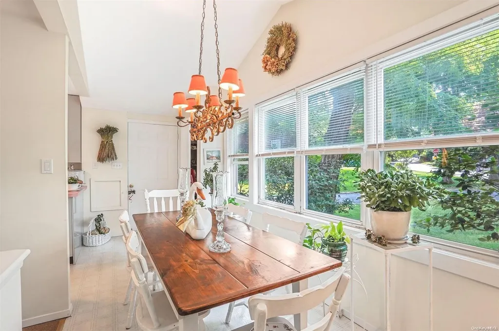 31 Hickory Road Rocky Point NY 11778