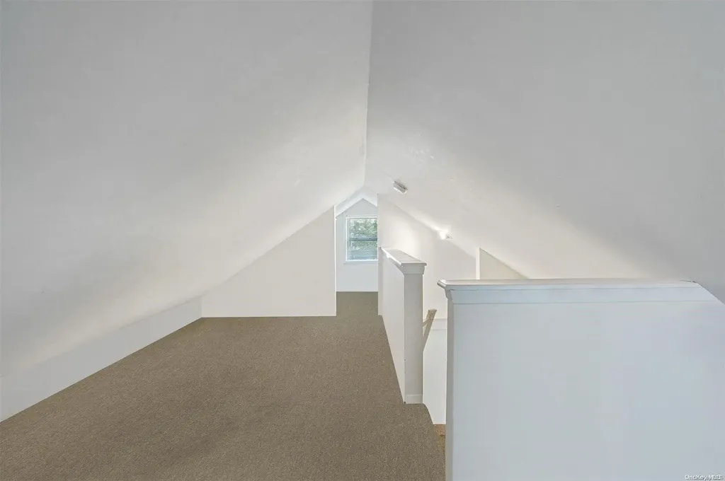 31 Hickory Road Rocky Point NY 11778