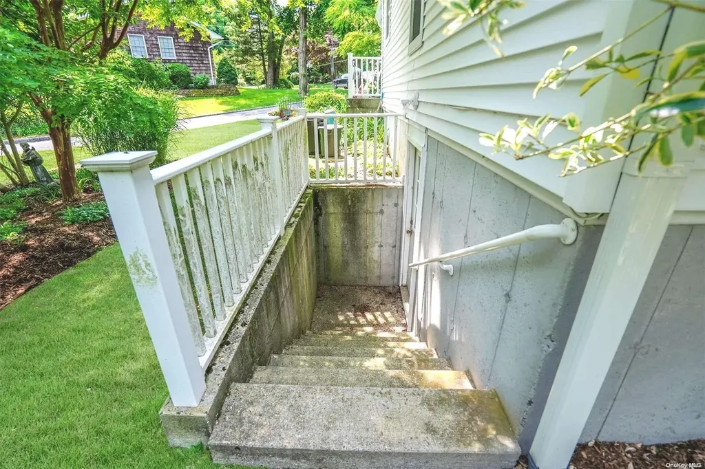 31 Hickory Road Rocky Point NY 11778