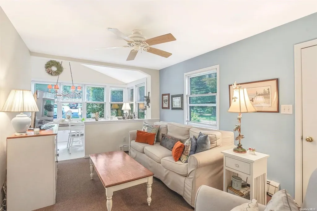 31 Hickory Road Rocky Point NY 11778