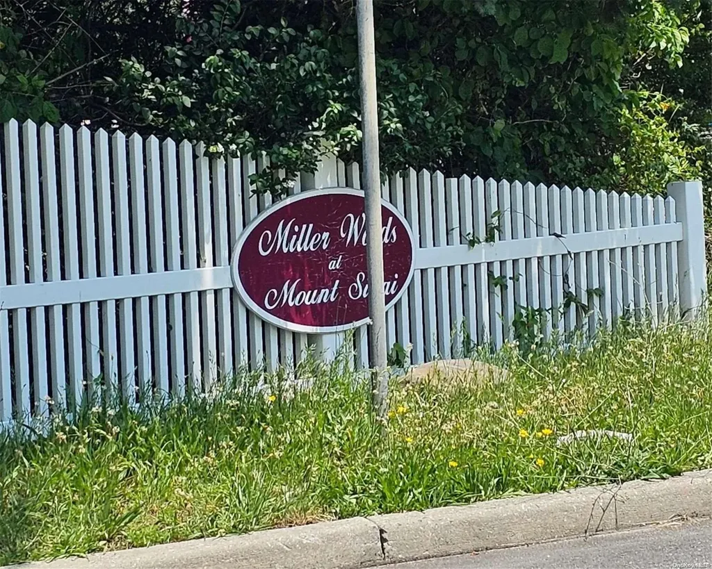 6 Munroe Avenue Mount Sinai NY 11766