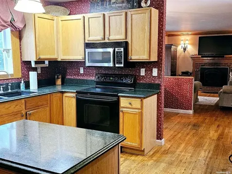 6 Munroe Avenue Mount Sinai NY 11766