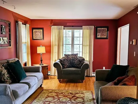 6 Munroe Avenue Mount Sinai NY 11766