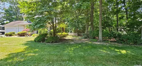 6 Munroe Avenue Mount Sinai NY 11766