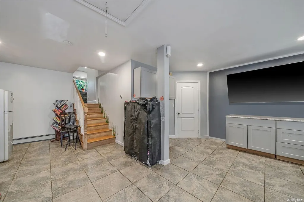21 Glen Lane Kings Park NY 11754