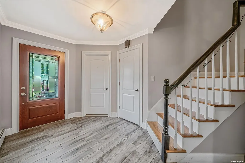 21 Glen Lane Kings Park NY 11754