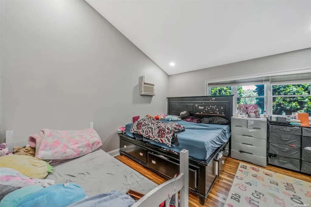 21 Glen Lane Kings Park NY 11754