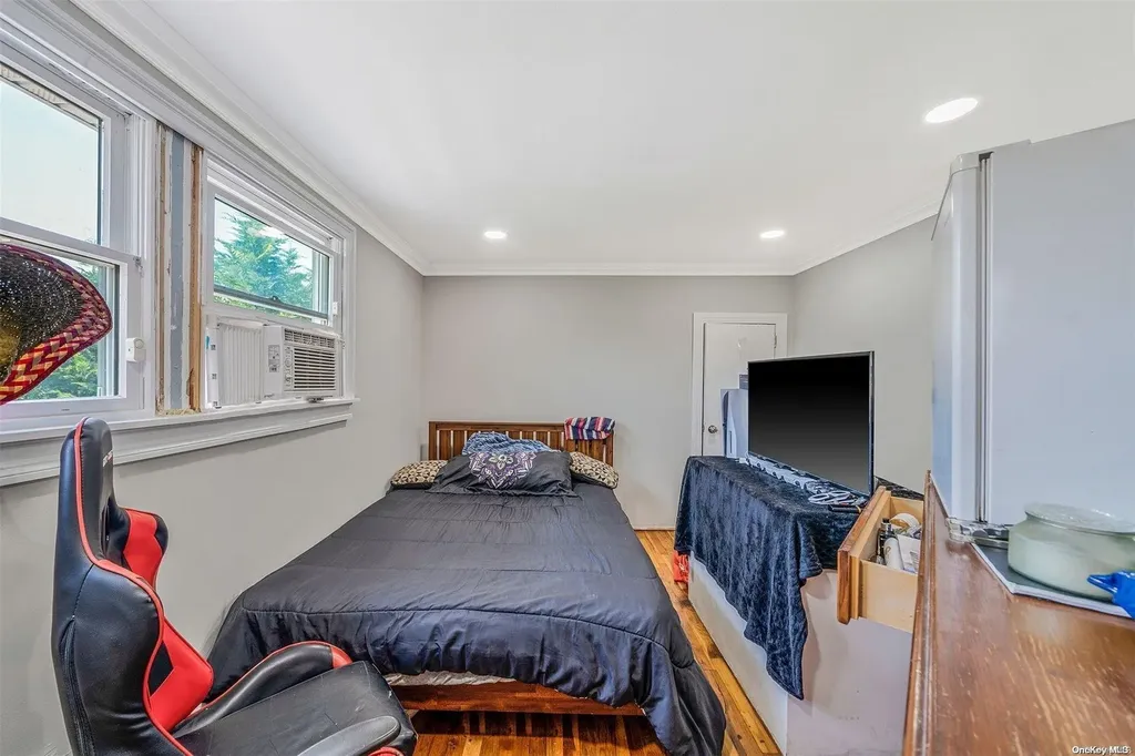 21 Glen Lane Kings Park NY 11754