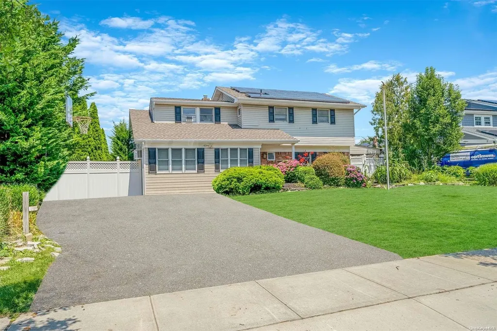21 Glen Lane Kings Park NY 11754