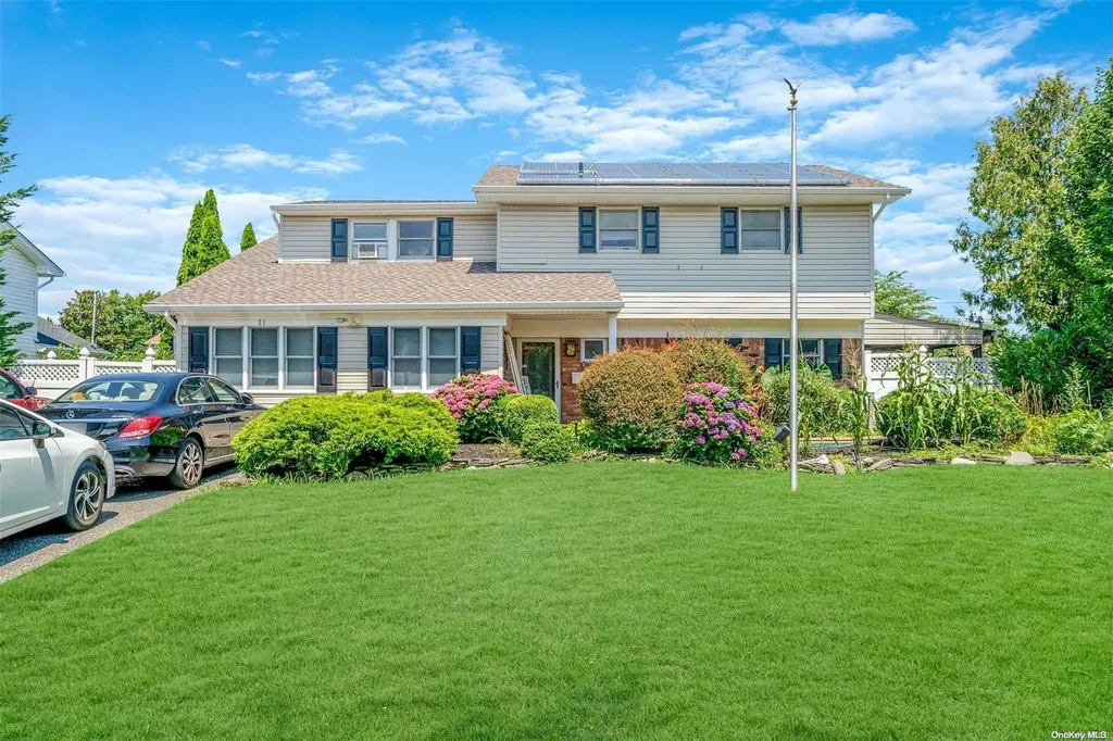 21 Glen Lane Kings Park NY 11754